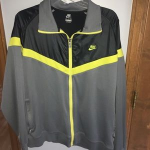 nike XXL zip up $10
